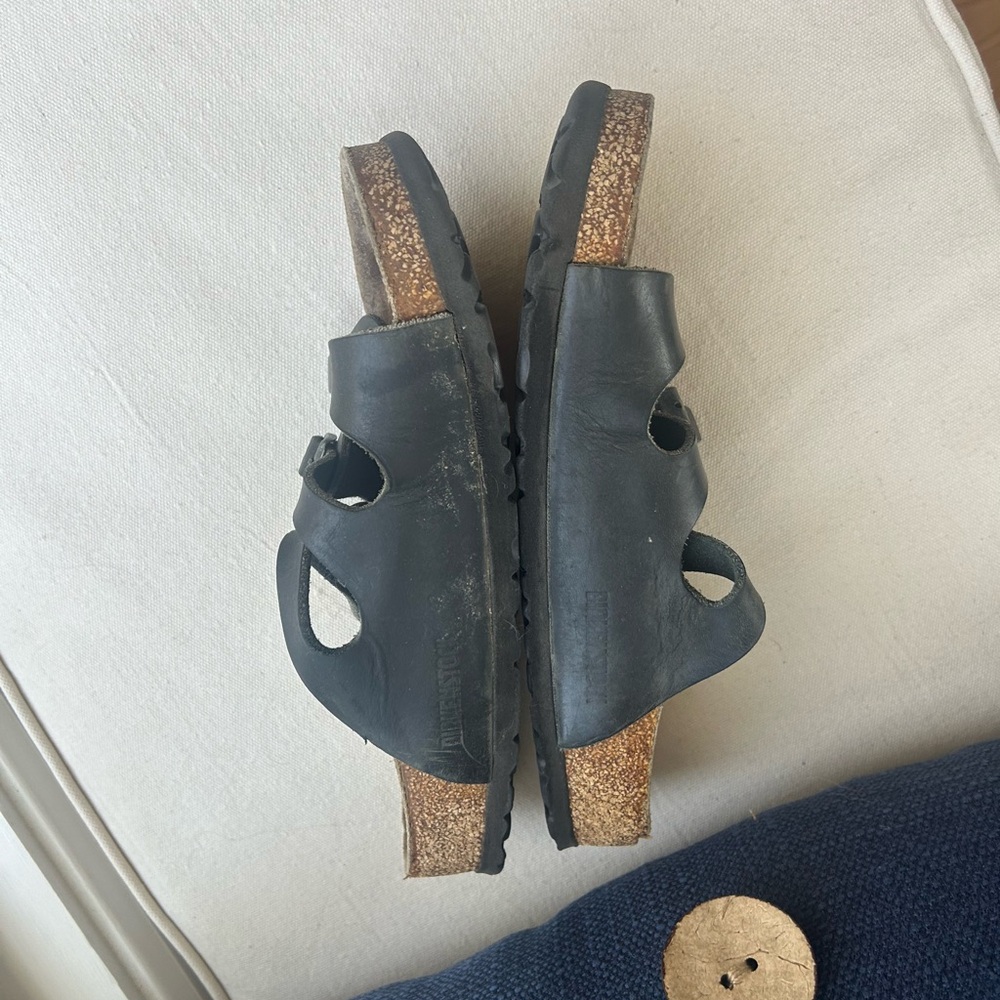 Well loved Florida Soft Footbed Birks with still a lot of life left in them🖤😌 - Picture 4 of 12